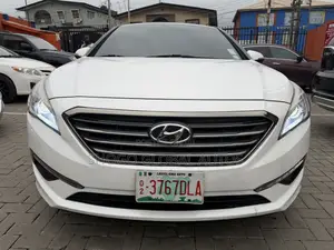 Hyundai Sonata Limited 4dr Sedan (2.4L 4cyl 6A) 2015 White
