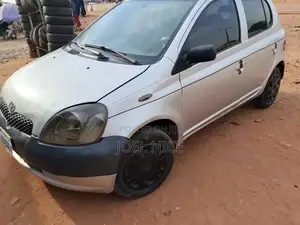 Toyota Yaris 2011