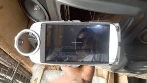 Toyota Yaris 2011-2017 Android Player + Reverse Camera (Left Side)