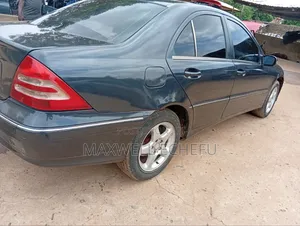Mercedes-Benz C200 2003 Blue