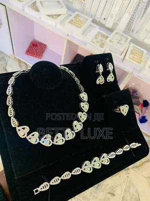 Elegant Costume Jewelries for Parties