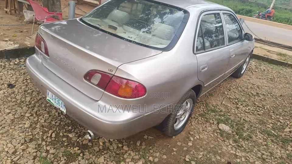 Toyota Corolla 1999 Brown