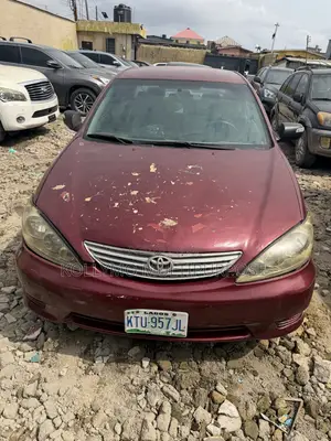 Toyota Camry LE 4dr Sedan (2.4L 4cyl 5A) 2005 Red