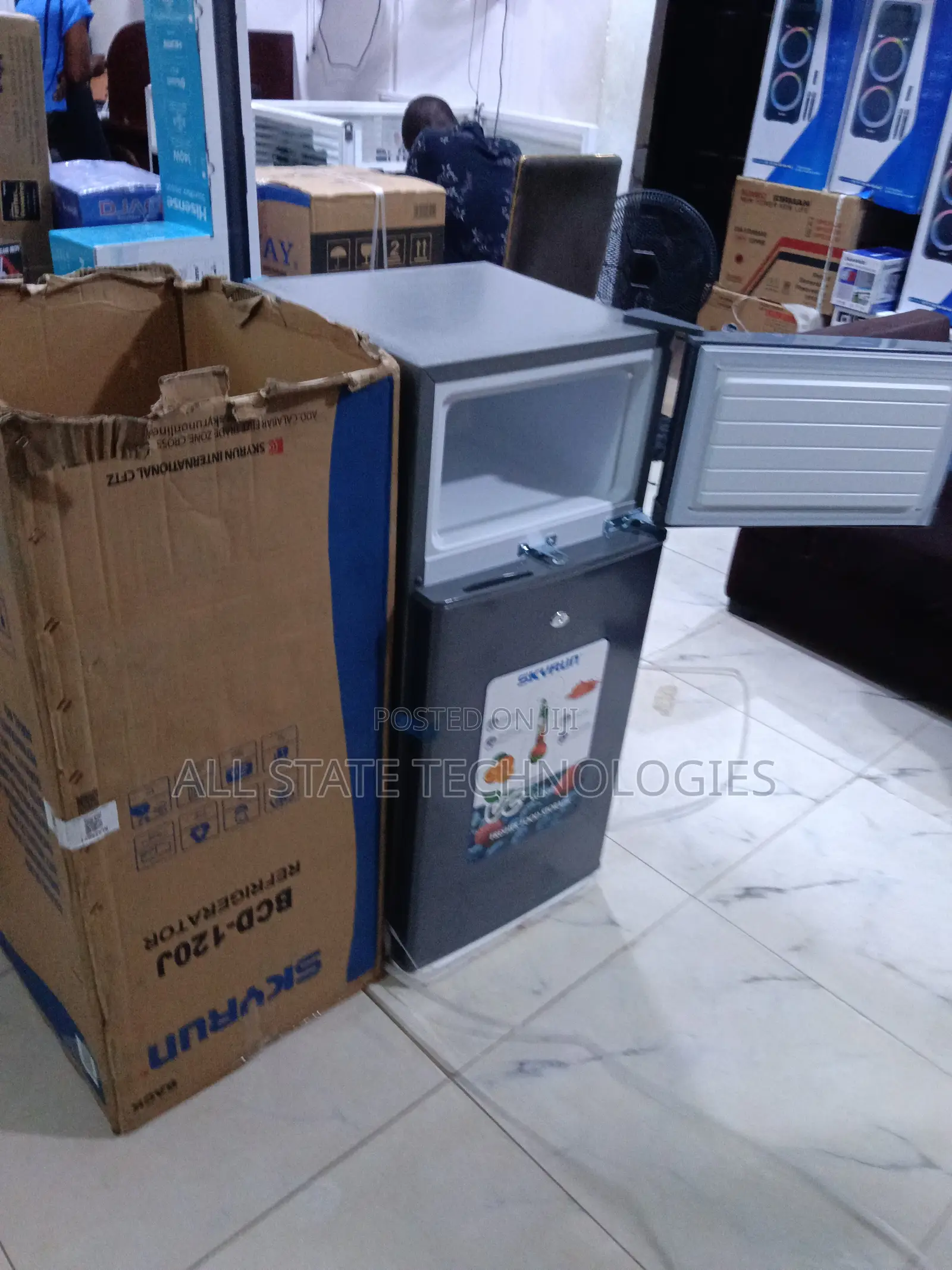 SKYRUN Refrigerator 105L Low Power Consumption