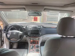Toyota Highlander 2010 Silver