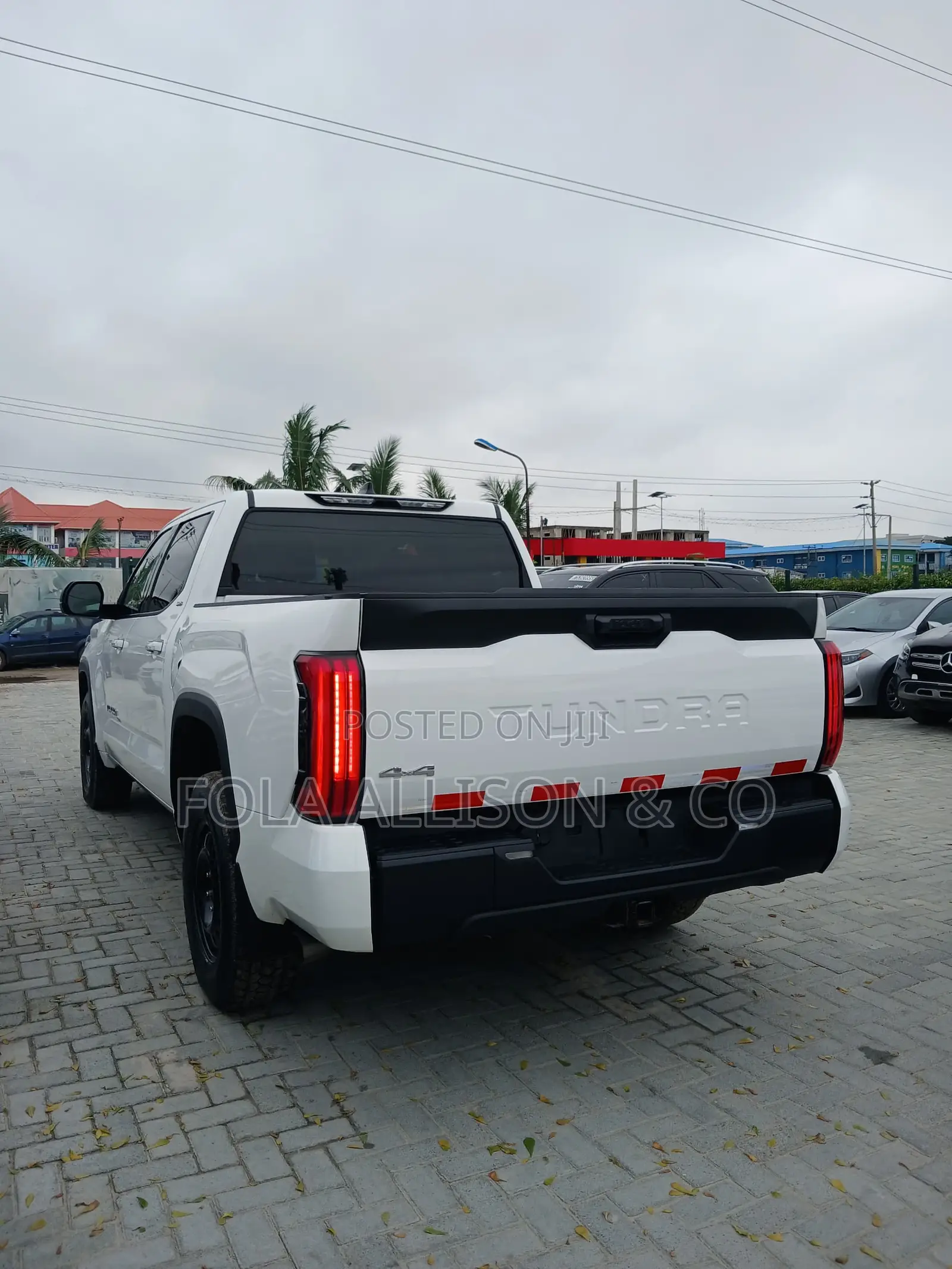 Toyota Tundra 2024 White