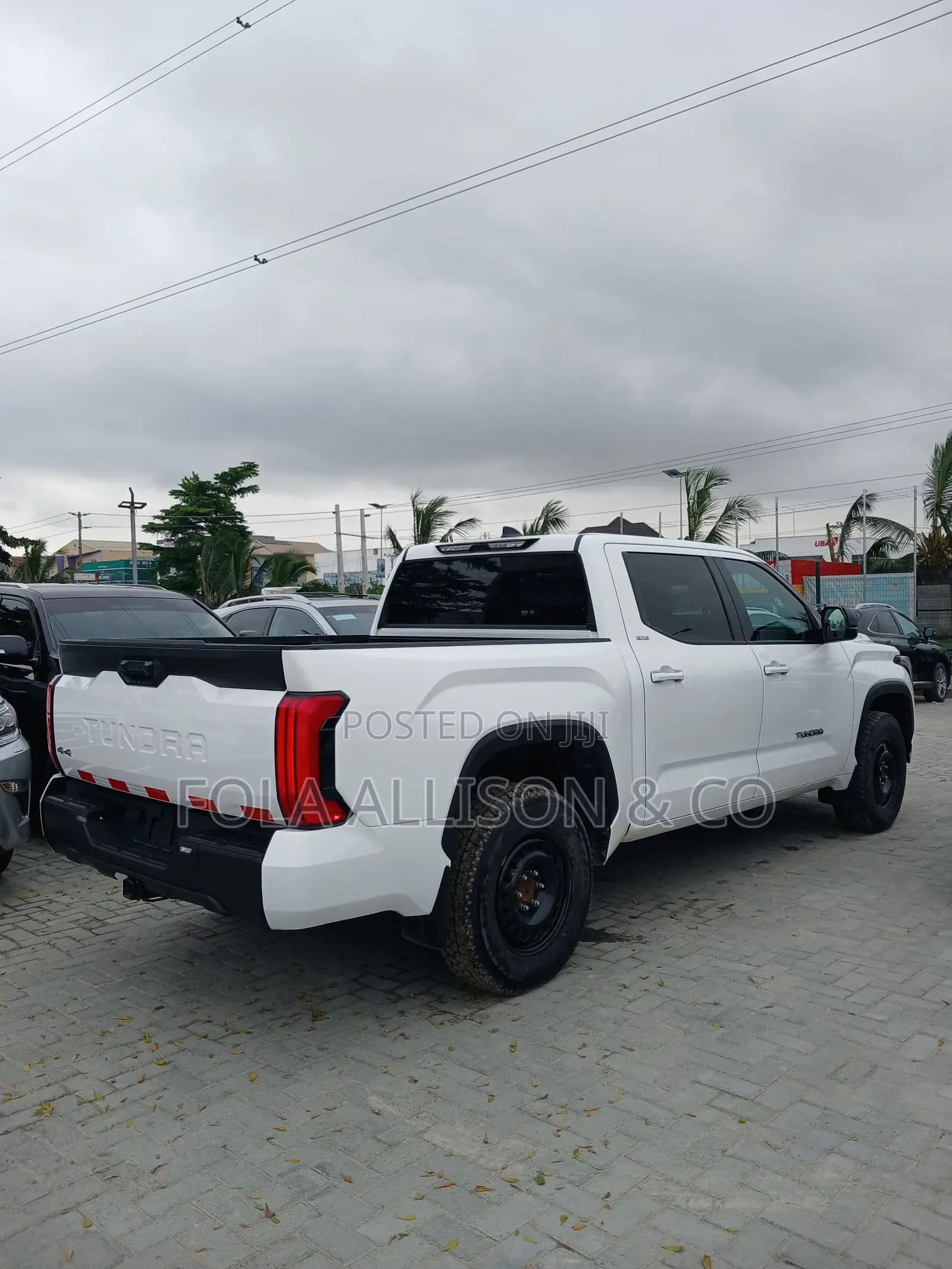 Toyota Tundra 2024 White