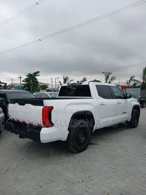 Toyota Tundra 2024 White
