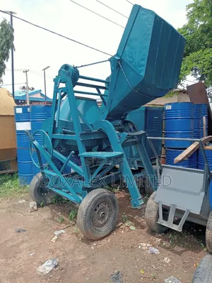 Refurbished Self Loading Concrete Mixer