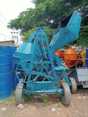 Refurbished Self Loading Concrete Mixer