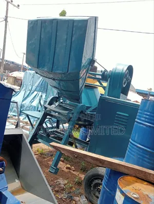 Refurbished Self Loading Concrete Mixer