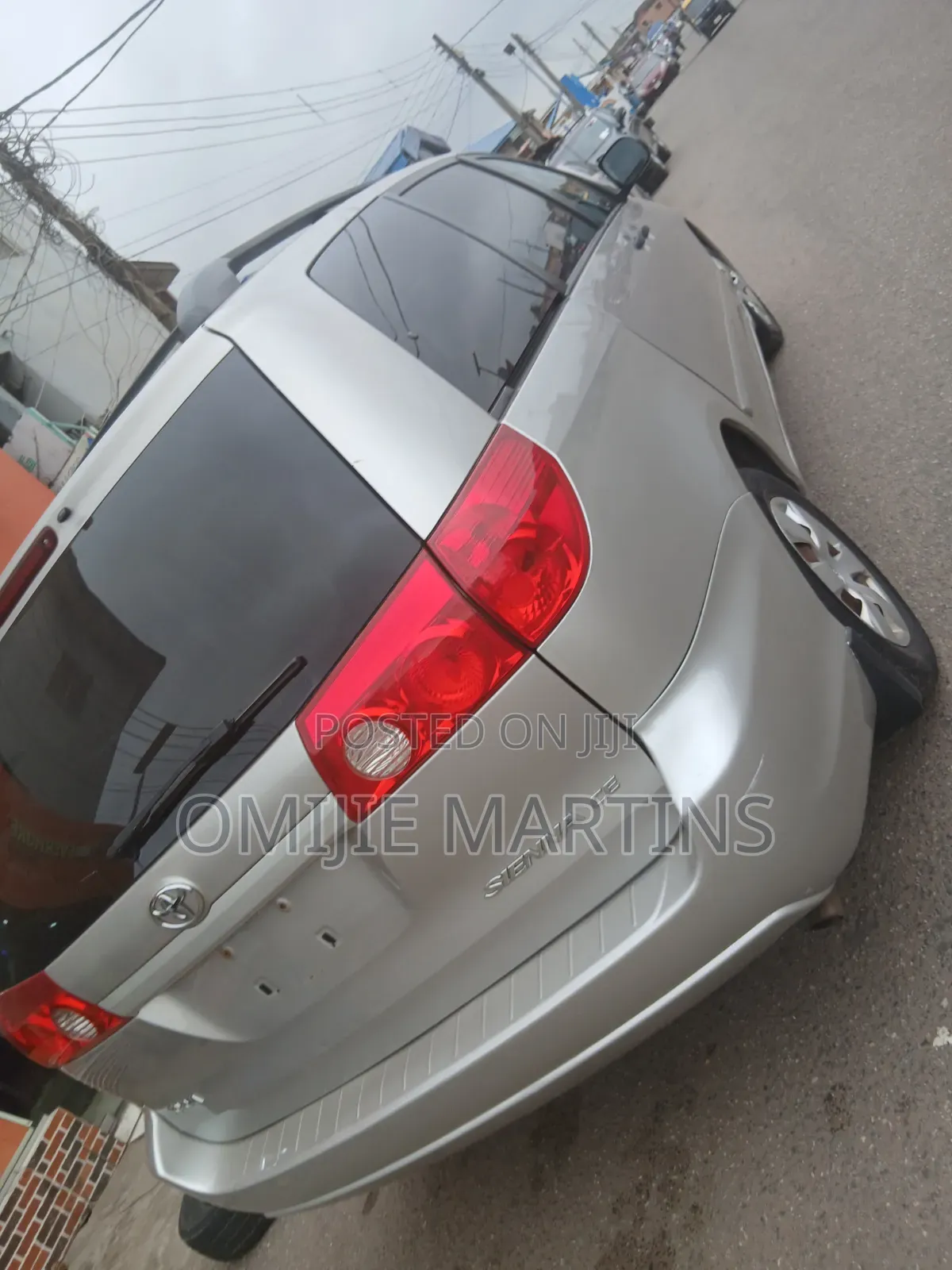 Toyota Sienna 2010 Silver