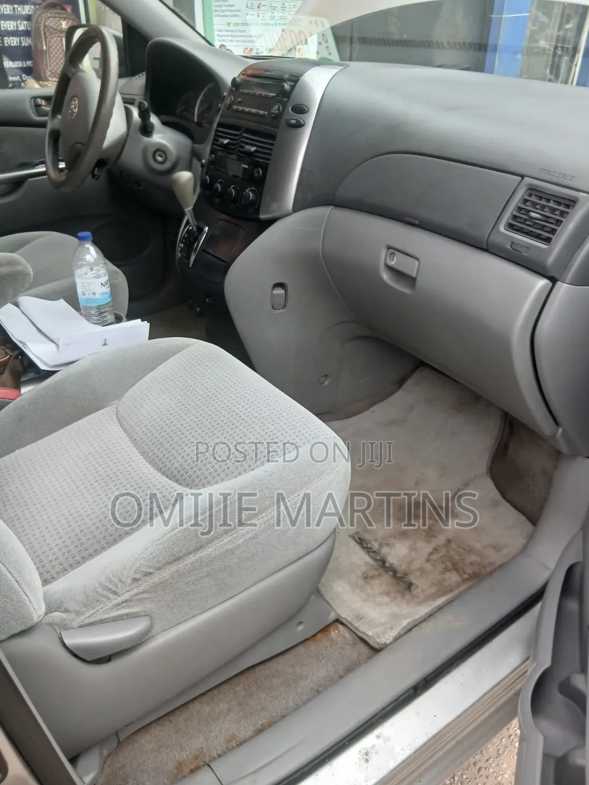 Toyota Sienna 2010 Silver