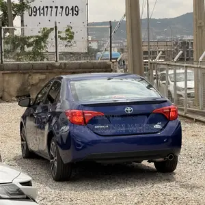 Toyota Corolla SE Special Edition 4dr Sedan (1.8L 4cyl CVT) 2017 Blue