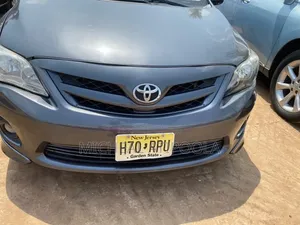 Toyota Corolla S Special Edition 4dr Sedan (1.8L 4cyl 4A) 2013 Gray
