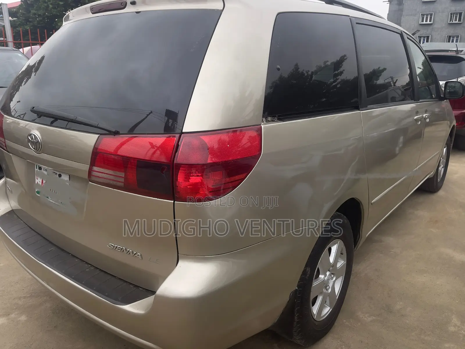 Toyota Sienna 2006 Gold