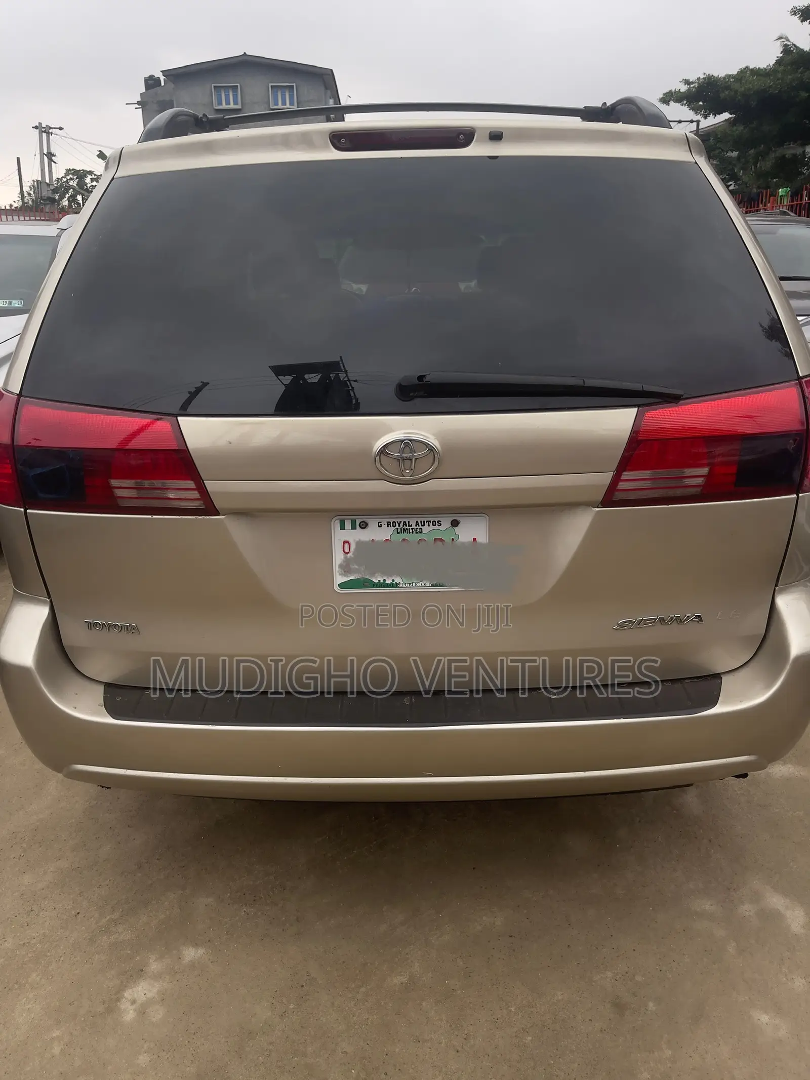 Toyota Sienna 2006 Gold