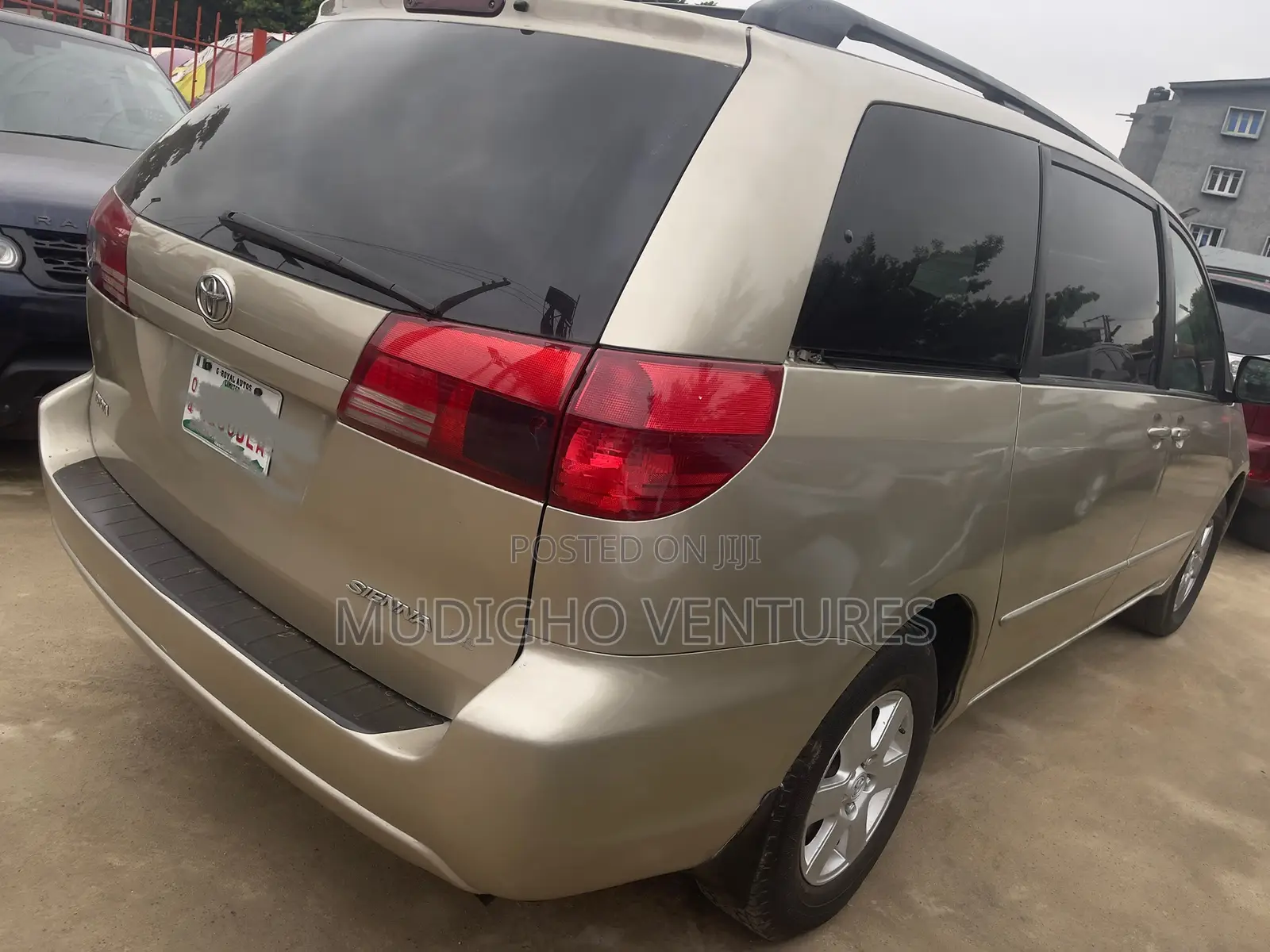 Toyota Sienna 2006 Gold