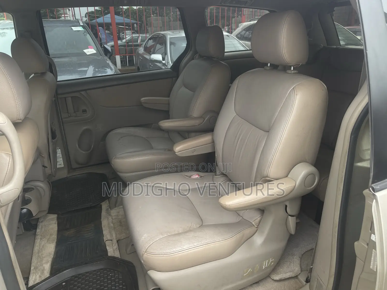 Toyota Sienna 2006 Gold