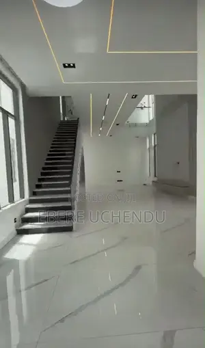 5bdrm Duplex in Osapa London for sale