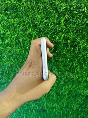 Apple iPhone 11 64 GB White