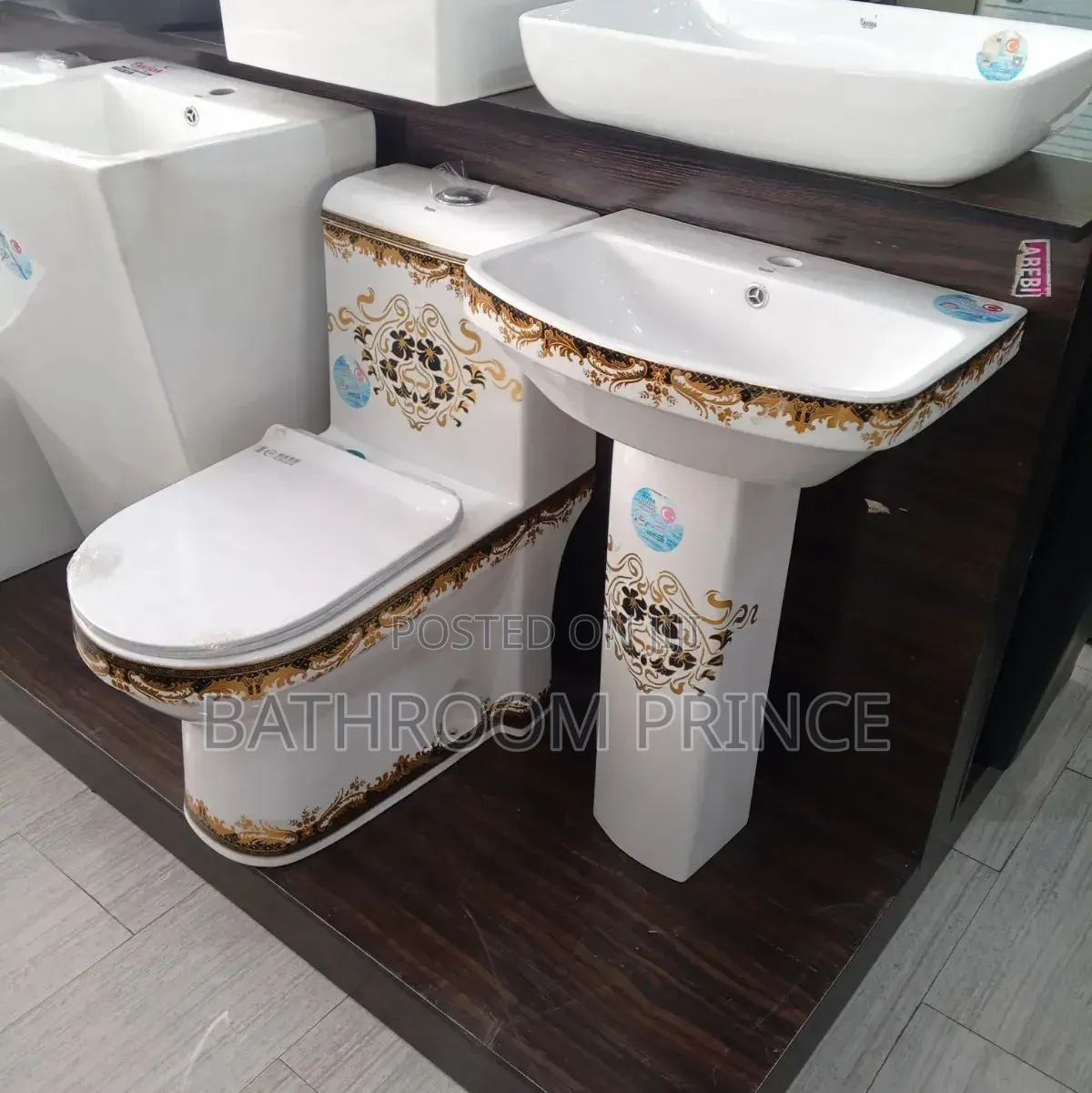 Unique Executive Water Closet Set