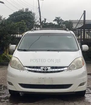 Toyota Sienna 2006 White