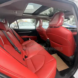 Toyota Camry XSE (2.5L 4cyl 8A) 2019 White