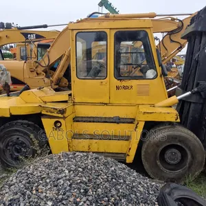 17 TONS Caterpillar Forklift