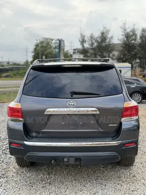 Toyota Highlander Limited 2012 Gray