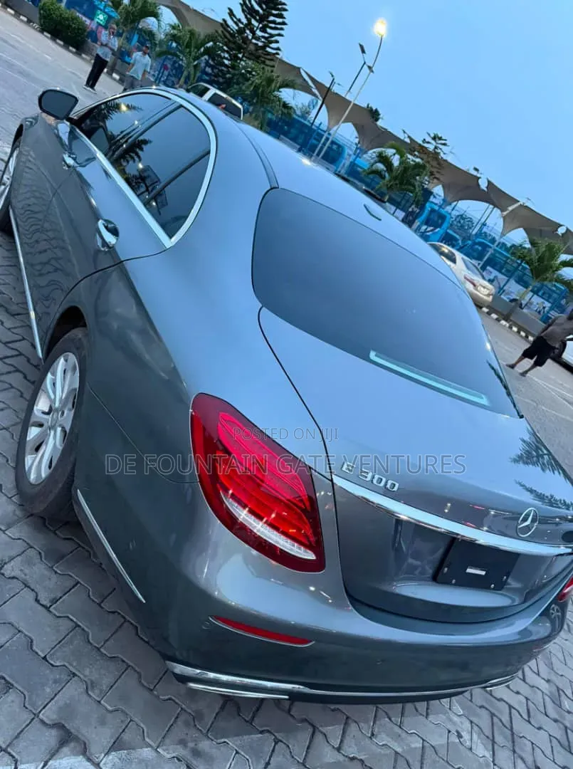 Mercedes-Benz E300 2017 Blue