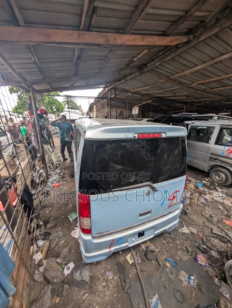Suzuki APV Minibus 2015 Silver