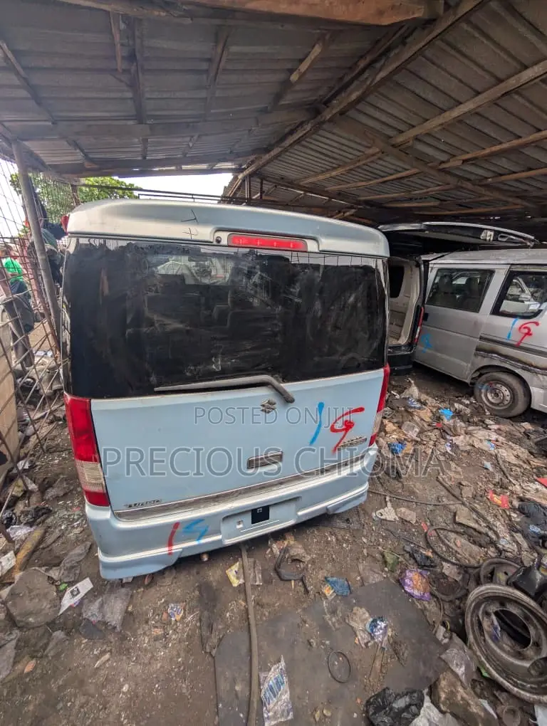 Suzuki APV Minibus 2015 Silver