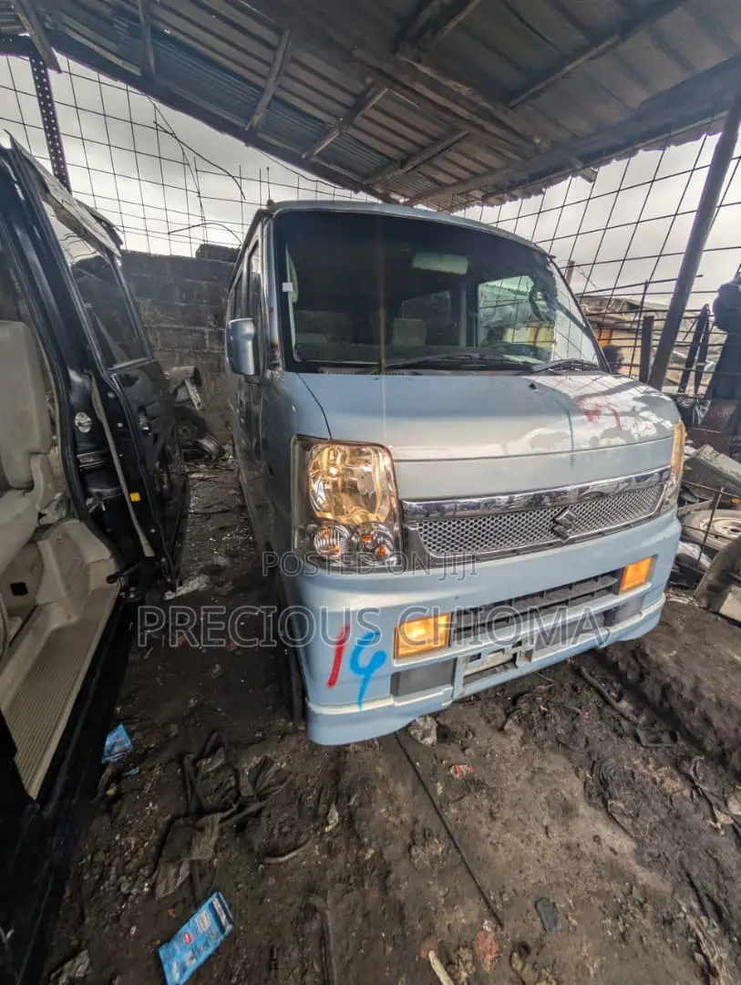 Suzuki APV Minibus 2015 Silver