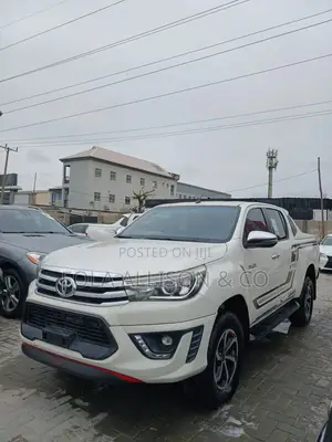 Toyota Hilux SR5 4x4 2018 White