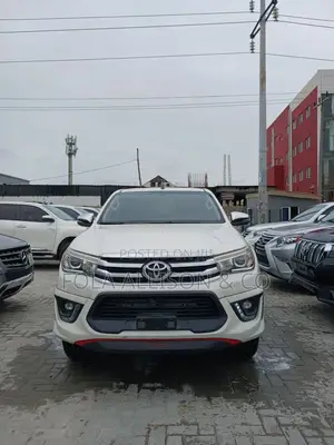 Toyota Hilux SR5 4x4 2018 White
