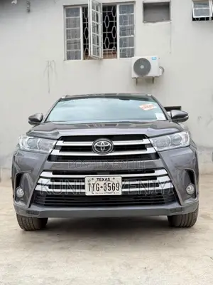 Toyota Highlander XLE 2019 Gray