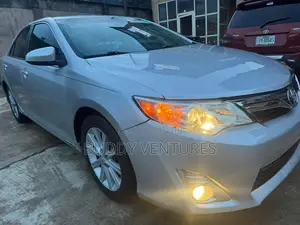 Toyota Camry XLE 4dr Sedan (3.5L 6cyl 6A) 2014 Silver