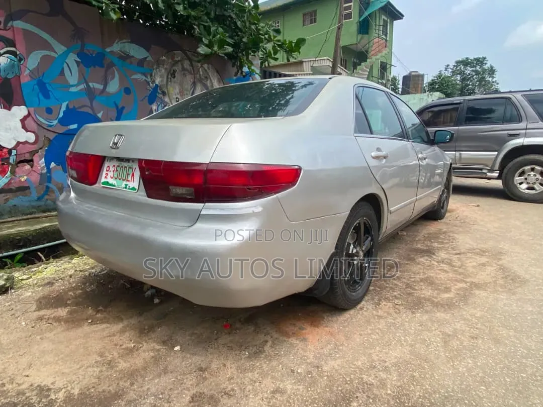 Honda Accord 2006 Silver