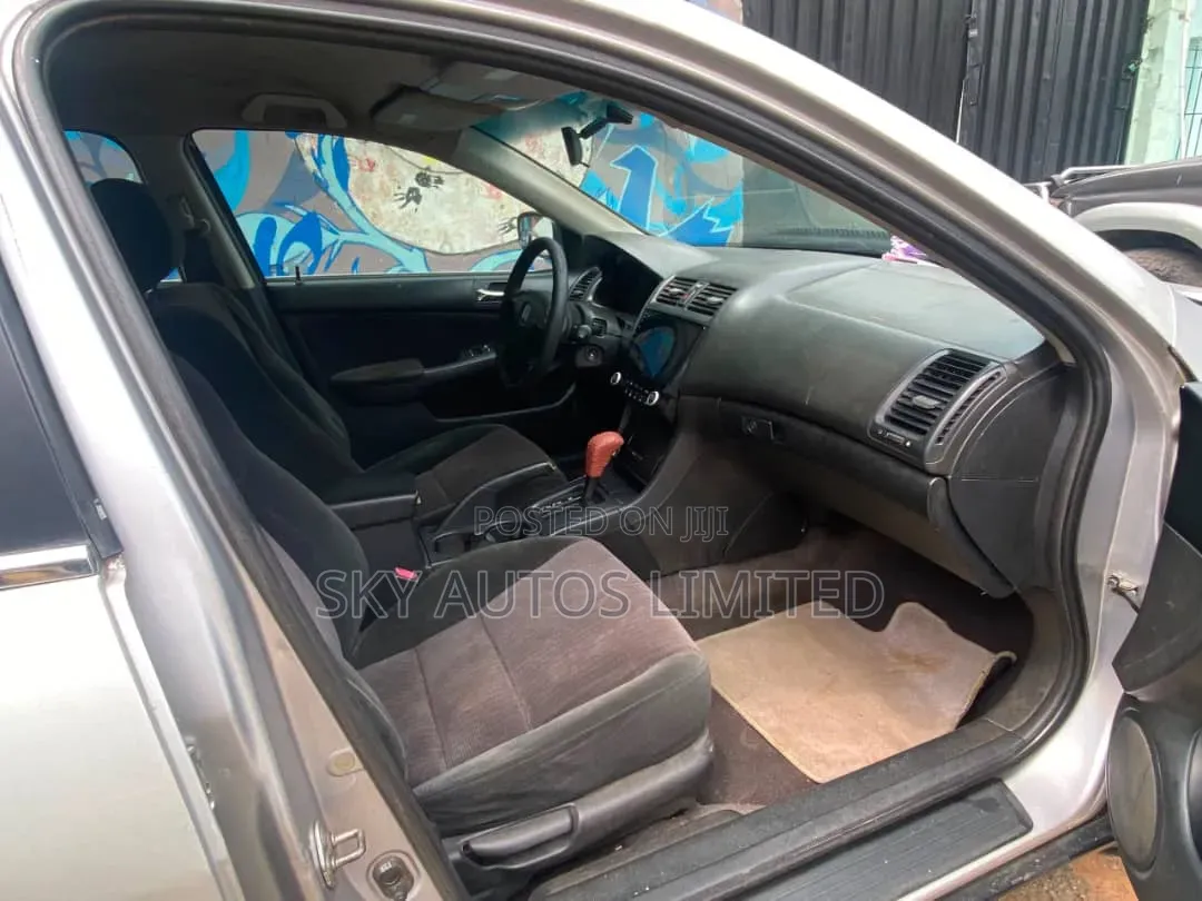 Honda Accord 2006 Silver