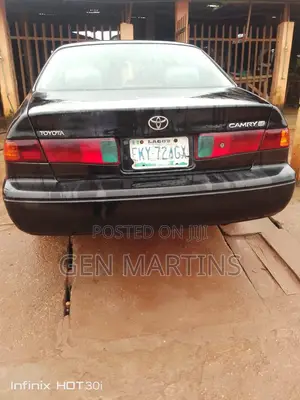 Toyota Camry 2000 Black