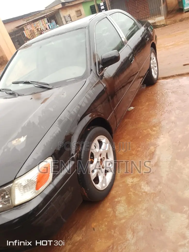 Toyota Camry 2000 Black
