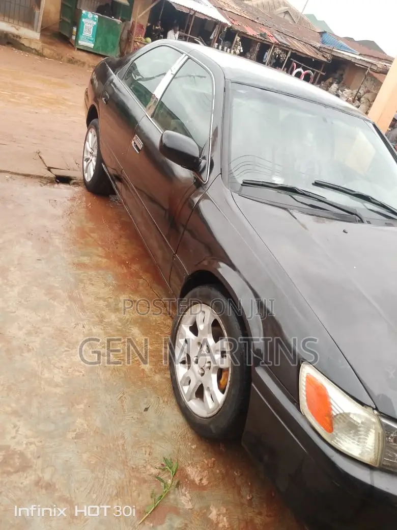 Toyota Camry 2000 Black