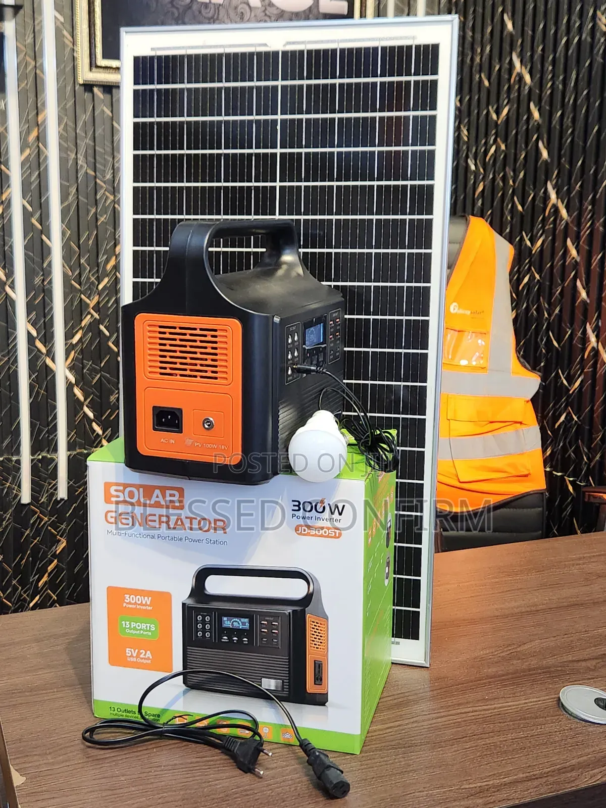 300W Backup Solar Power Station With 50W Solar Panel