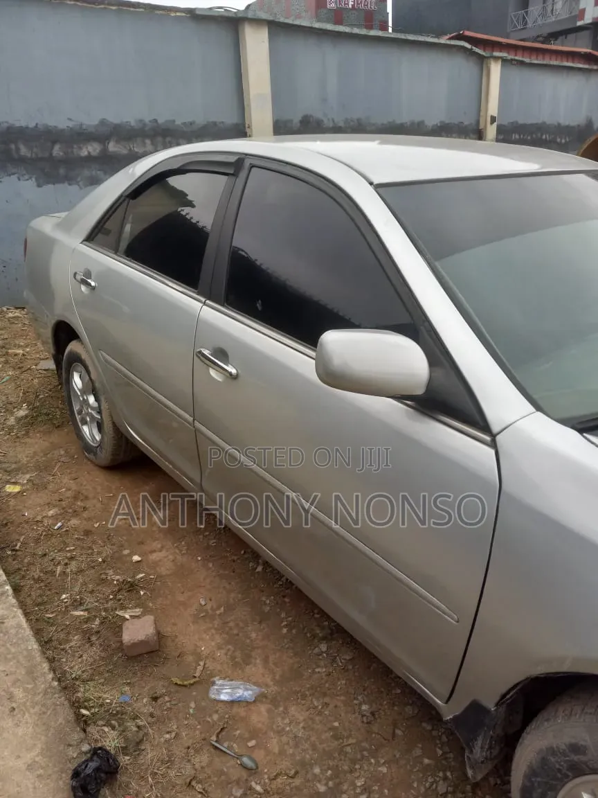 Toyota Camry 2005 Silver
