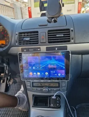 Toyota Avensis 2002-2008 Android Player + Reverse Camera