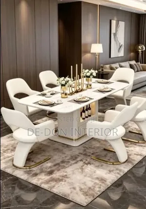 Dinning Table With Six Sitters