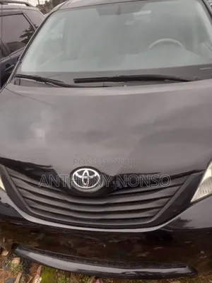Toyota Sienna 2011 Black