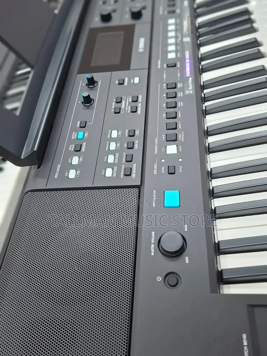 Yamaha PSR E483