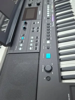 Yamaha PSR E483